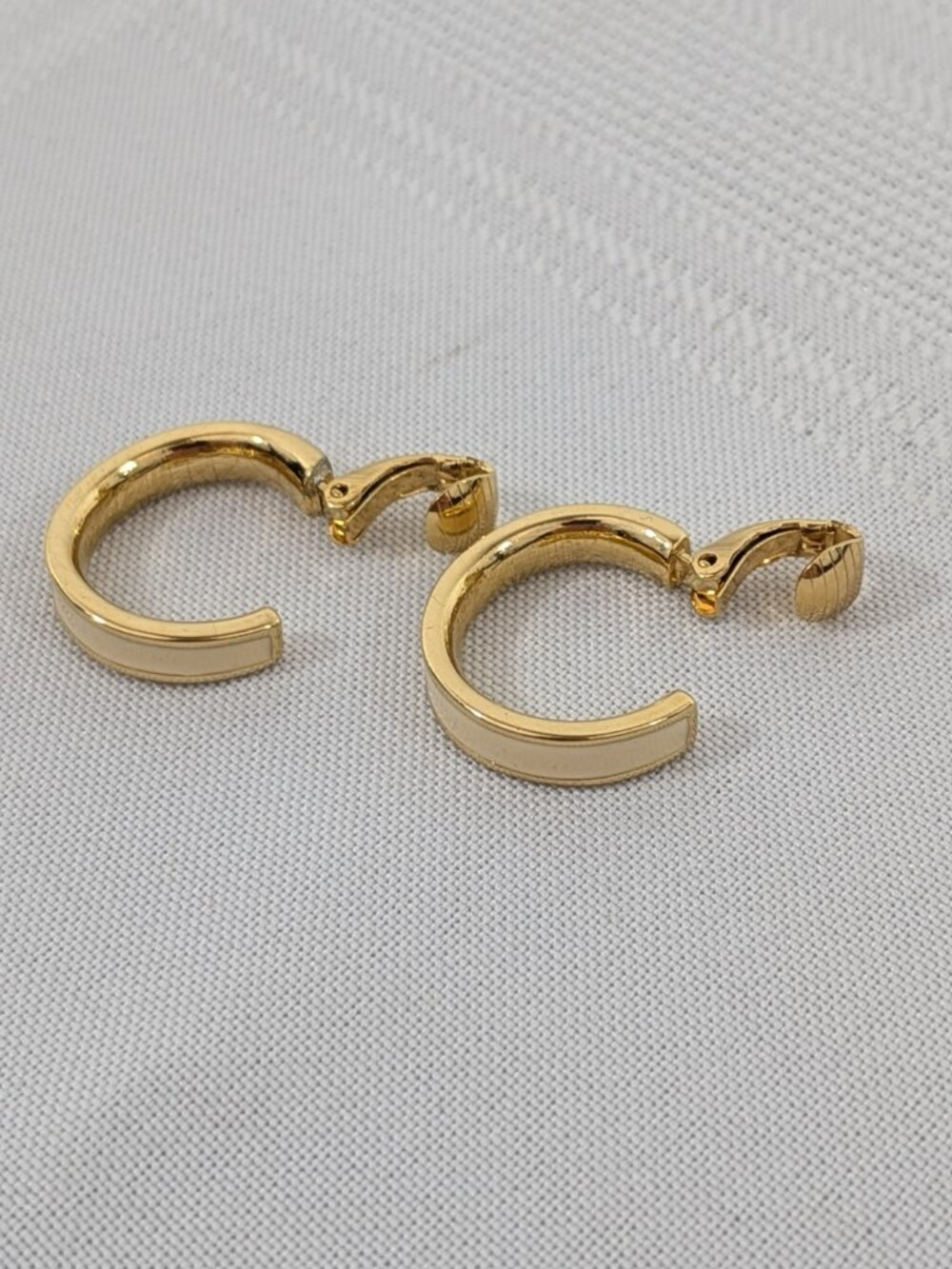 Vintage Crown Trifari Clip-on Hoop Earrings - Gold Metal with Cream Enamel Band - Picture 4 of 6
